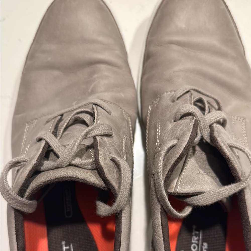 Rockport Gray Oxfords with Suede Finish and Rounded Toe - Picture 2 of 6